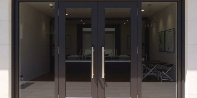 Алюминиевые двери: почему они чаще всего выигрывают в городских реалиях