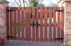 Как выбрать распашные ворота и калитку: практическое руководство без лишней воды